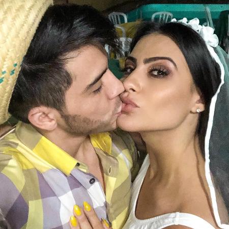 Diana Oliveira, assistente de palco do "Domingo Legal", assume namoro com o cantor sertanejo Jefferson Moraes - Reprodução/Instagram/diana
