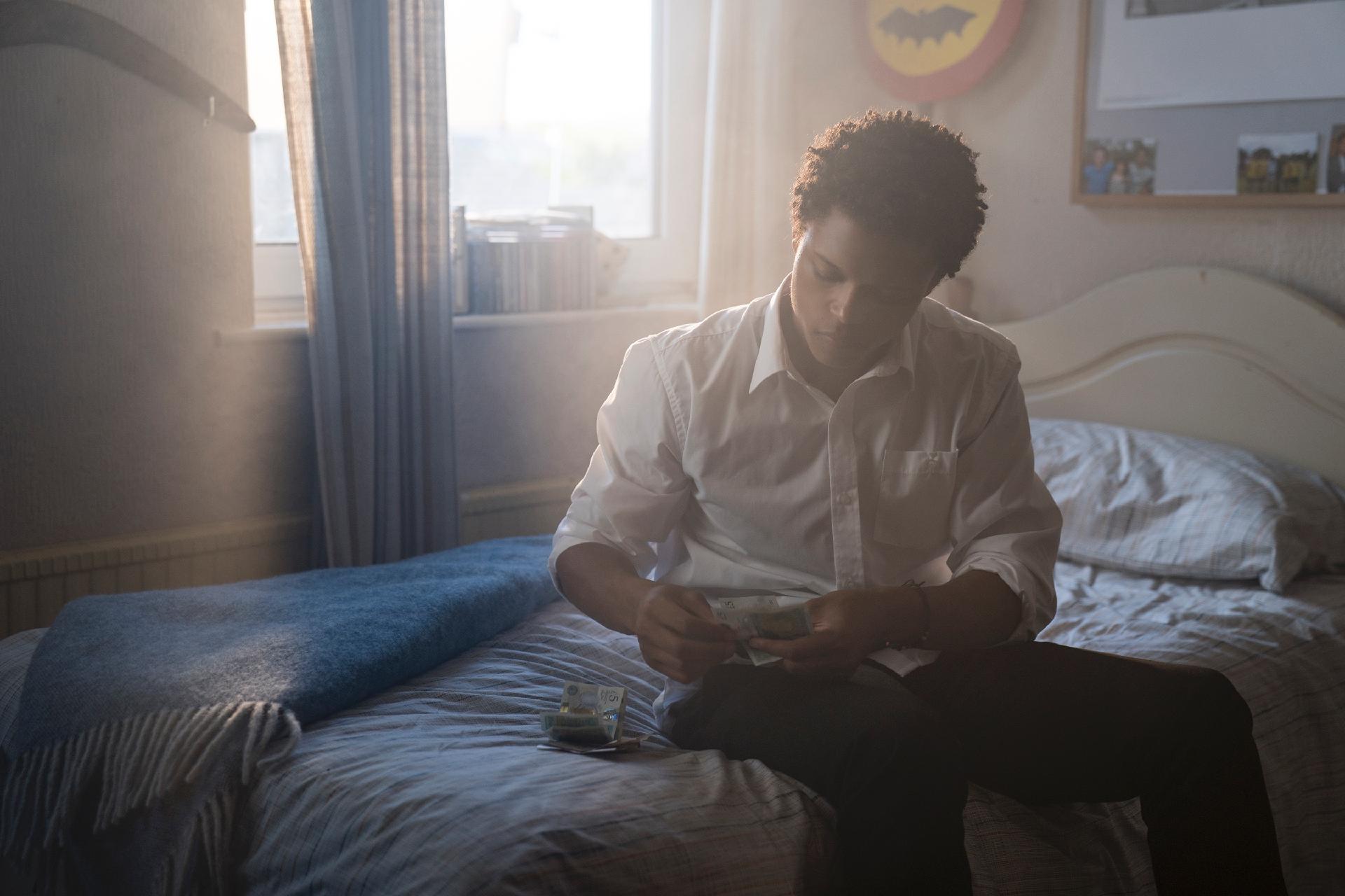 Harry (Percelle Ascott) em cena de "Os Inocentes", da Netflix - Divulgação/Netflix