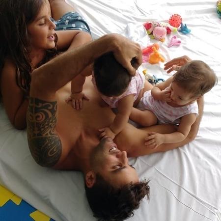 Marido de Ivete Sangalo brinca com os filhos - Reprodução/Instagram