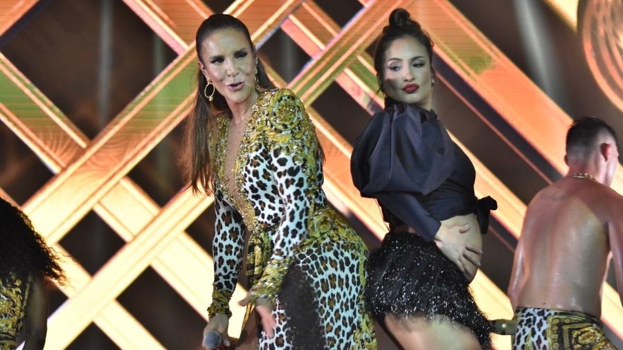 Ivete Sangalo e Claudia Leitte juntas durante show em Recife - Felipe Souto Maior/AgNews
