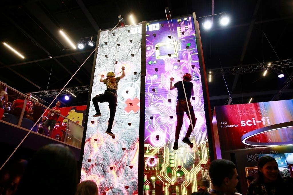 Público aproveita para fazer exercícios físicos na CCXP - Iwi Onodera/UOL