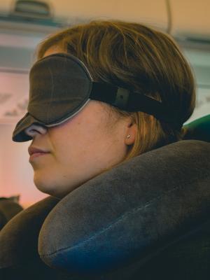 dormir avião - iStock - iStock