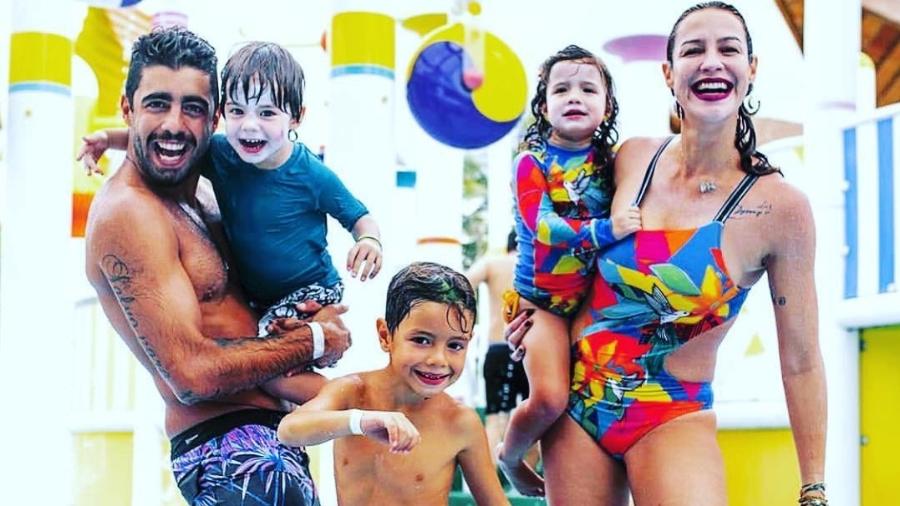 Pedro Scooby com Luana Piovani e os filhos, Bem, Dom e Liz - Reprodução/ Instagram