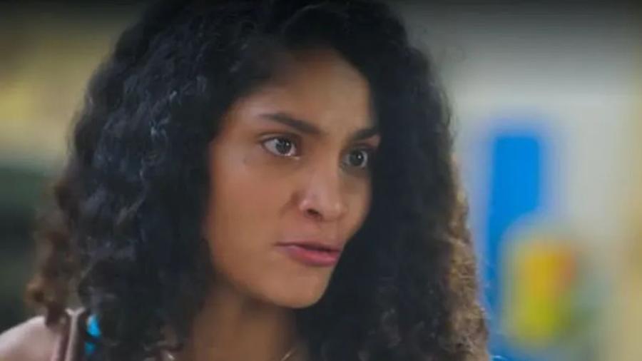 Aline (Barbara Reis) em 'Terra e Paixão'