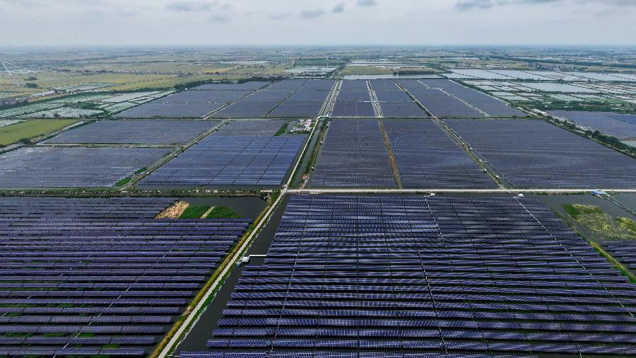 Projeto de energia fotovoltaica em Yangzhou, na província de Jiangsu, no leste da China