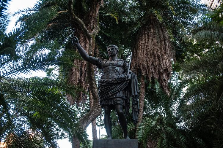 Estátua de César Otávio Augusto, no Largo do Arouche