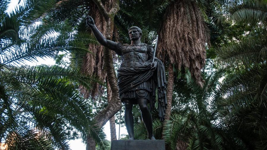 Estátua de César Otávio Augusto, no Largo do Arouche