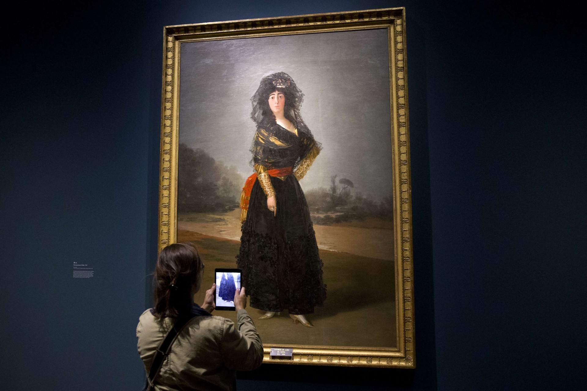 06.out.2015 - Retrato da Duquesa de Alba pintado por Goya em 1797 - Facundo Arrizabalaga/EFE