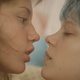 As atrizes Adèle Exarchopoulos e Léa Seydoux em cena do filme "Azul É a Cor Mais Quente" - Divulgação