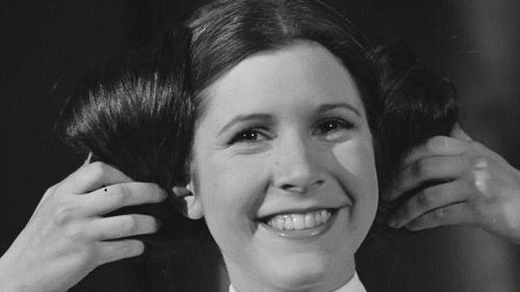 A atriz Carrie Fisher nos bastidores de "Star Wars" - Reprodução - Reprodução