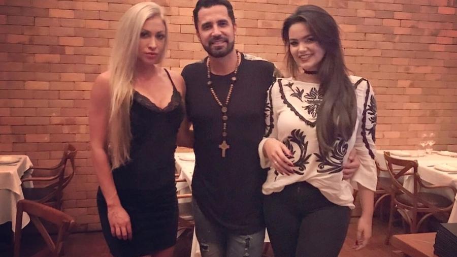 Latino com a namorada Jéssica Rodrigues e a filha Suzanna Freitas - Divulgação