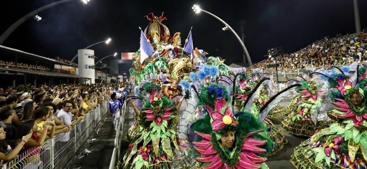 Desfile da Acadêmicos do Tatuapé no Carnaval 2018 - Simon Plestenjak/UOL