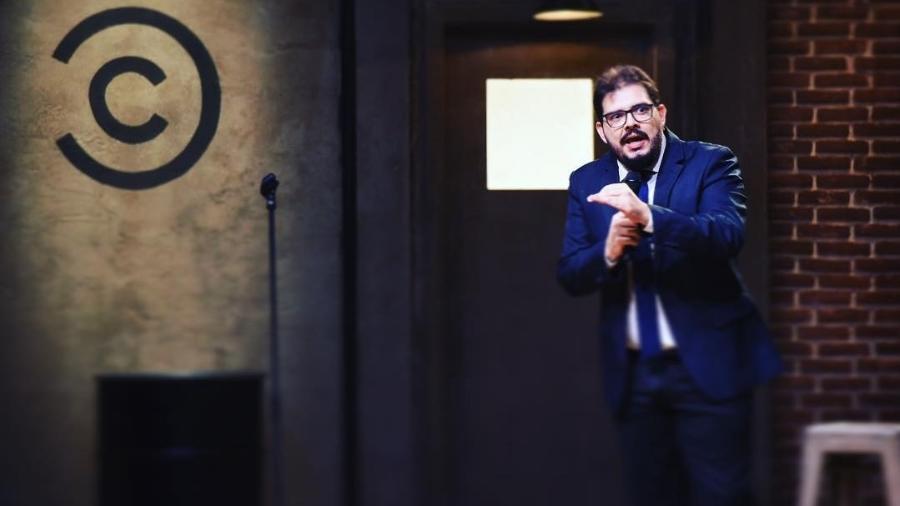 Rodrigo Fernandes grava comédia stand-up para o canal pago Comedy Central, mas programa não irá ao ar - Rodrigo Trevisan/Reprodução/Instagram/jbanguela