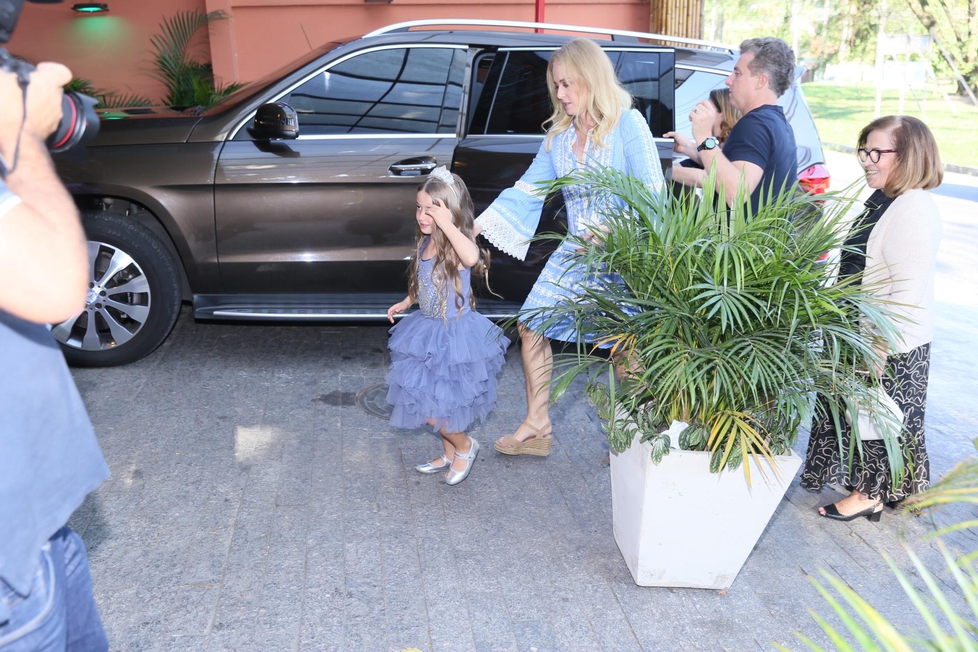 Luciano Huck e Angélica comemoraram os seis anos de sua filha, Eva, neste sábado (22) - Anderson Borde/AgNews