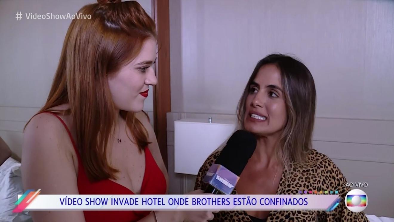 Carolina é entrevistada pela ex-BBB Ana Clara - Reprodução/TVGlobo