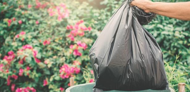 Coronavírus: prefeitura de SP recomenda ensacar lixo com dois sacos -  22/03/2020 - UOL VivaBem