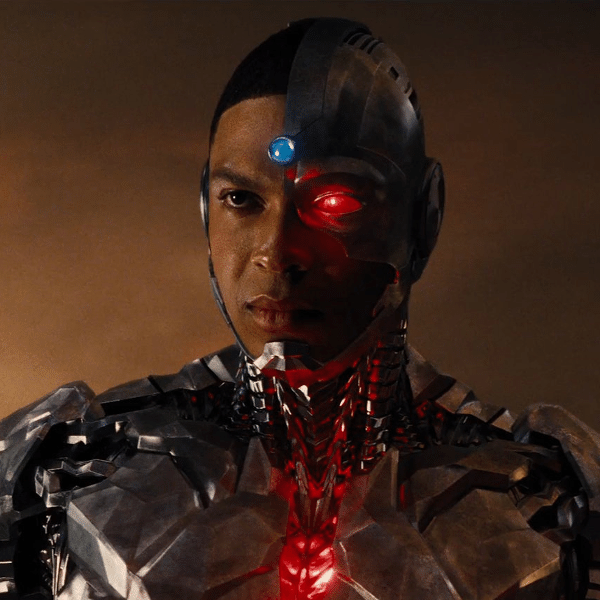 O ator Ray Fisher como Ciborgue em "Liga da Justiça"