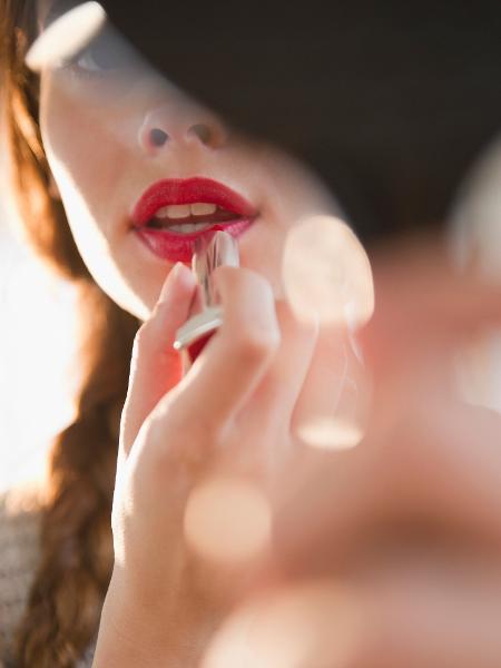 Vendas de maquiagens caíram globalmente 16,9% desde o início do ano; a maior vítima foi o batom - Jamie Grill/Getty Images