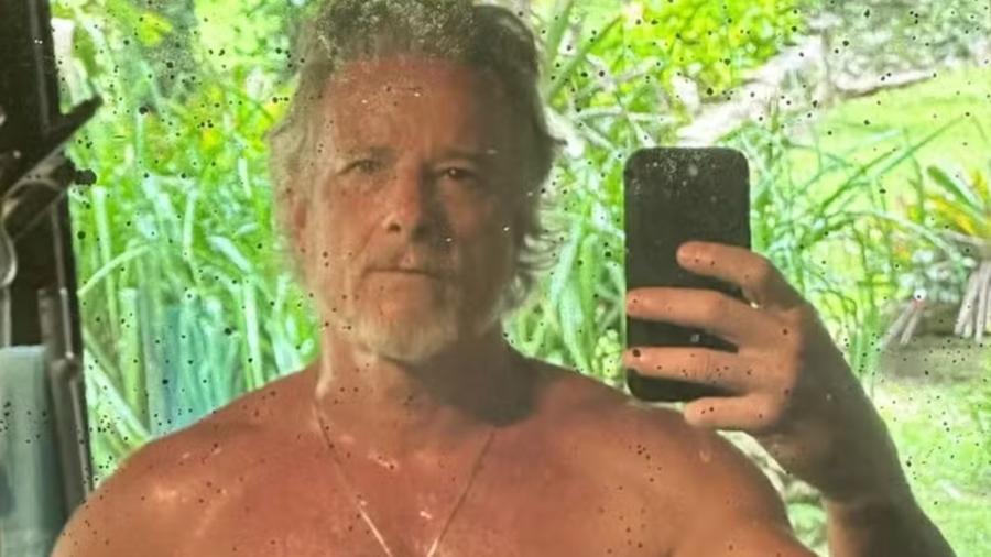 Marcello Novaes posta foto sem camisa após treino