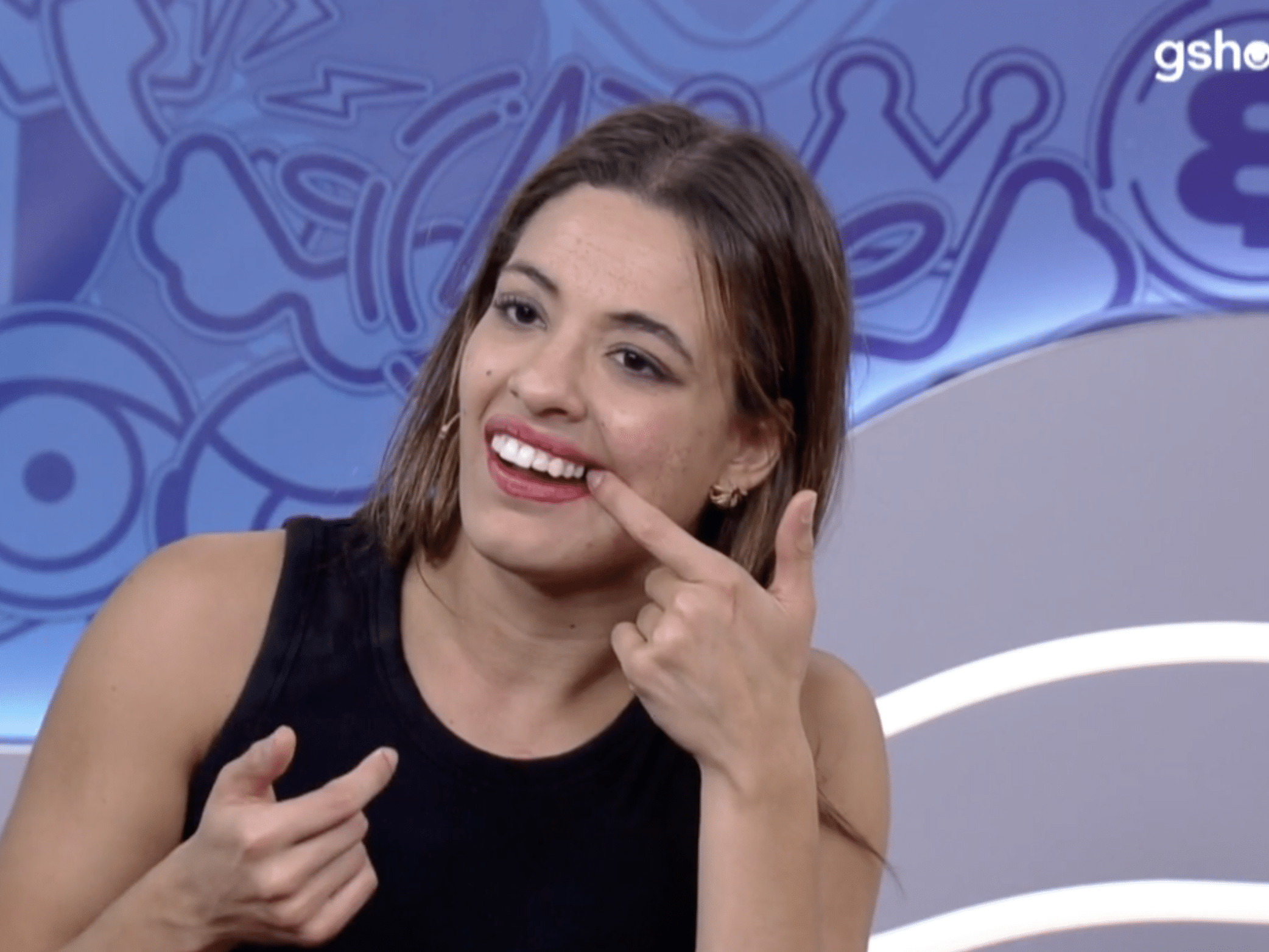 Beatriz nega ter colocado lente de contato nos dentes antes do BBB 24