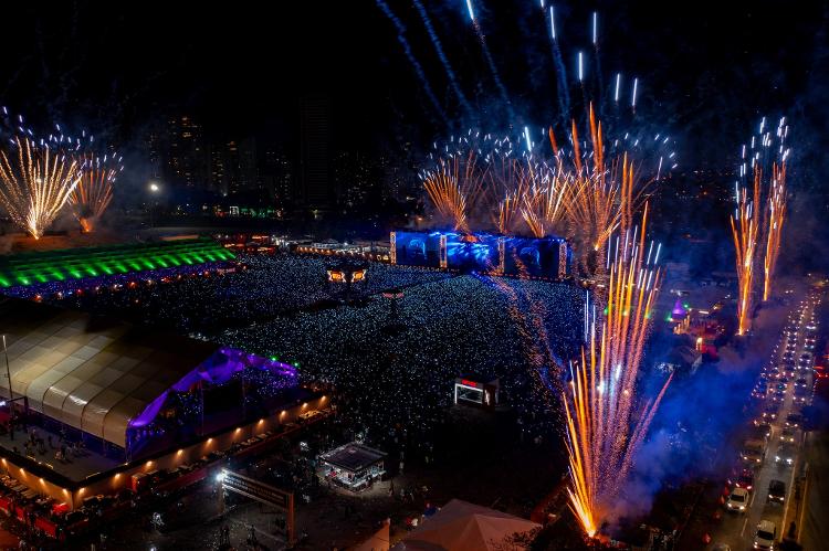 Vista aérea do show 'Buteco, a Despedida', de Gusttavo Lima, na noite de sábado (31), em Goiânia