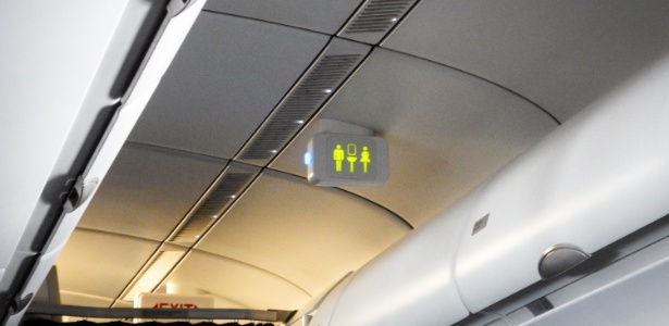 O banheiro costuma ser o lugar favorito de muitos casais no avião - Getty Images
