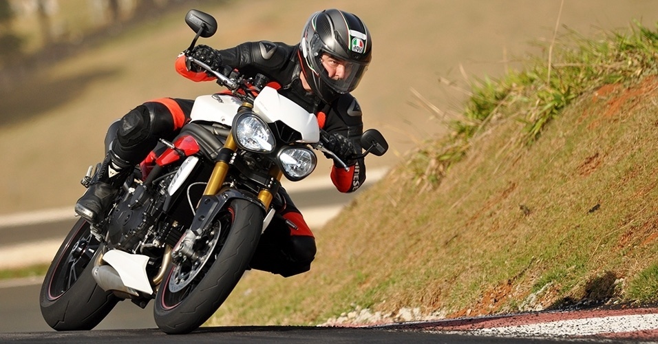 Triumph Speed Triple R 2016 - Divulgação