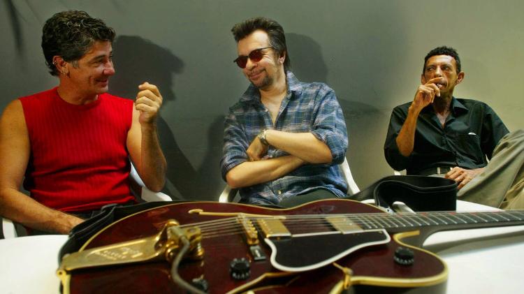 Os músicos Karl Hummel, Marcelo Nova e Gustavo Mullen, do grupo Camisa de Vênus, em 2004 - Eduardo Knapp/Folhapress - Eduardo Knapp/Folhapress