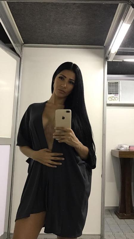 Simaria faz selfie sensual - Reprodução/Instagram