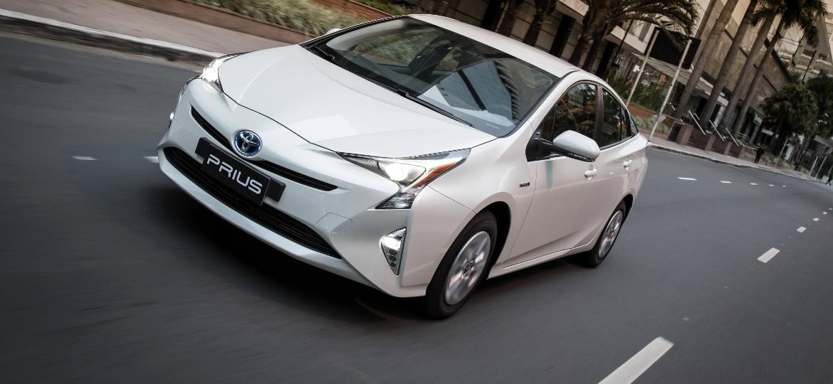 Toyota Prius é um dos modelos que ficam isentos de IPI e IOF para taxistas e PCD - Divulgação