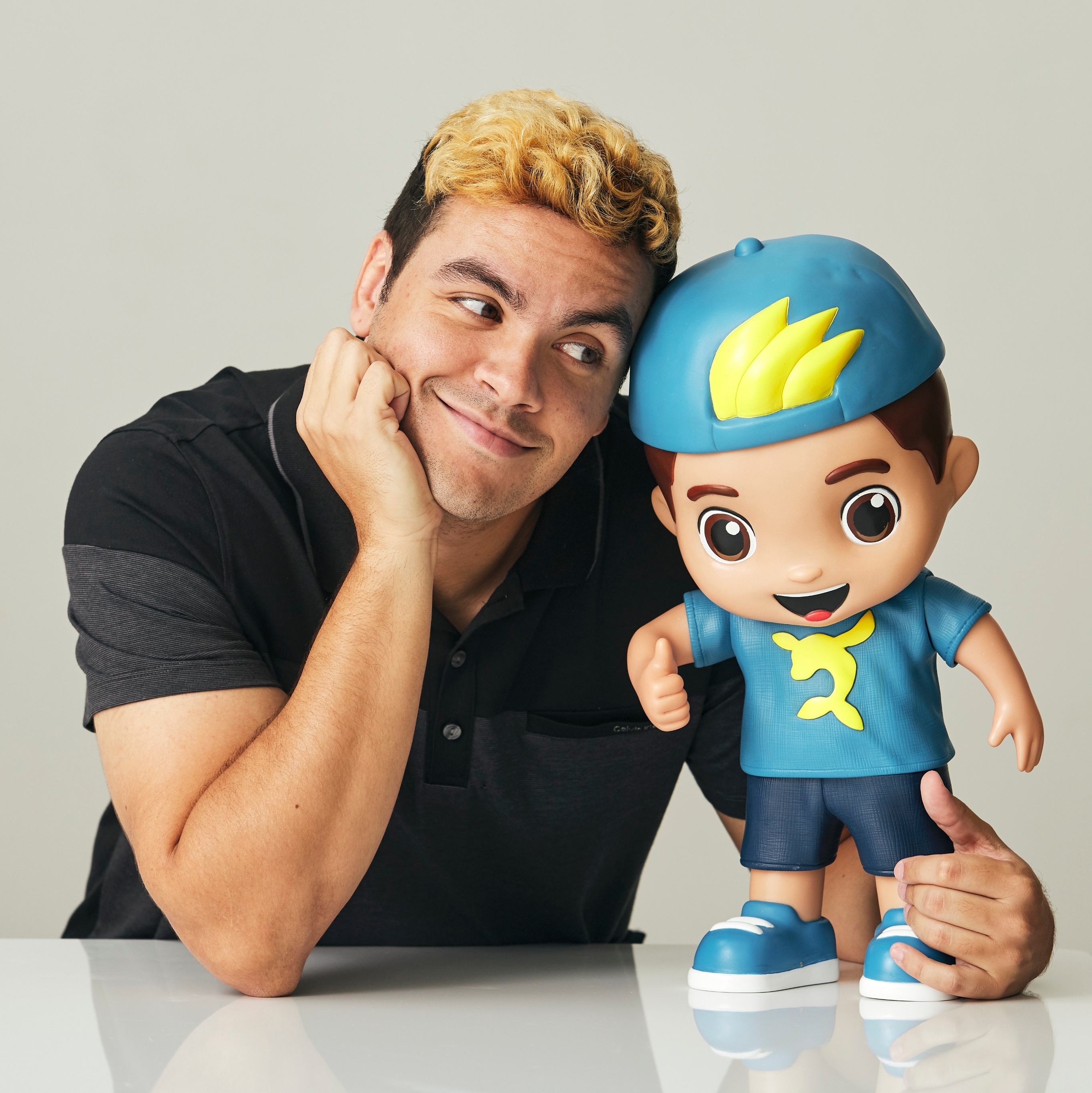 Luccas Neto lança novo jogo com seus personagens para celular - TV e Lazer  - Extra Online