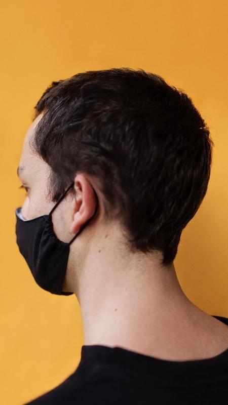 A confecção das máscaras foi alternativa para a crise - Reprodução Instagram/@meuuniverso__