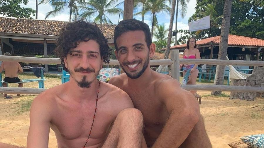 Johnny Massaro e o namorado, João Pedro Accioly - Reprodução/Instagram