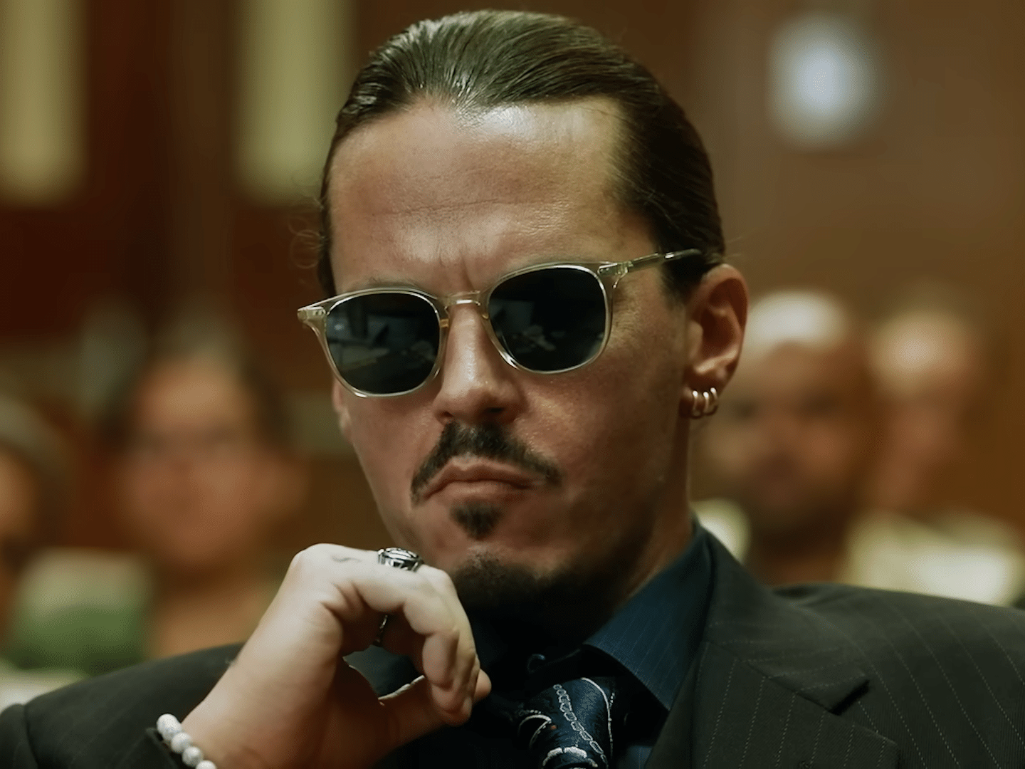 Filme sobre Johnny Depp e Amber Heard ganha trailer; assista - Estadão