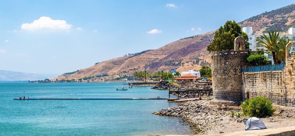 As muralhas da fortaleza de Acre, com sua torre inclinada erguida por Zahir al-Umar, na Galileia, em Israel - Leonid Andronov/Getty Images/iStockphoto