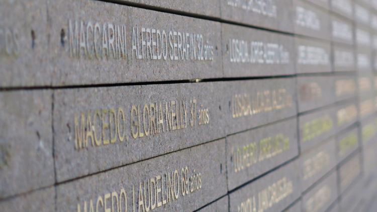 Parque de la memoria em Buenos Aires - homenagem a mortos e desaparecidos na ditadura Parque de la memoria em Buenos Aires - homenagem a mortos e desaparecidos na ditadura