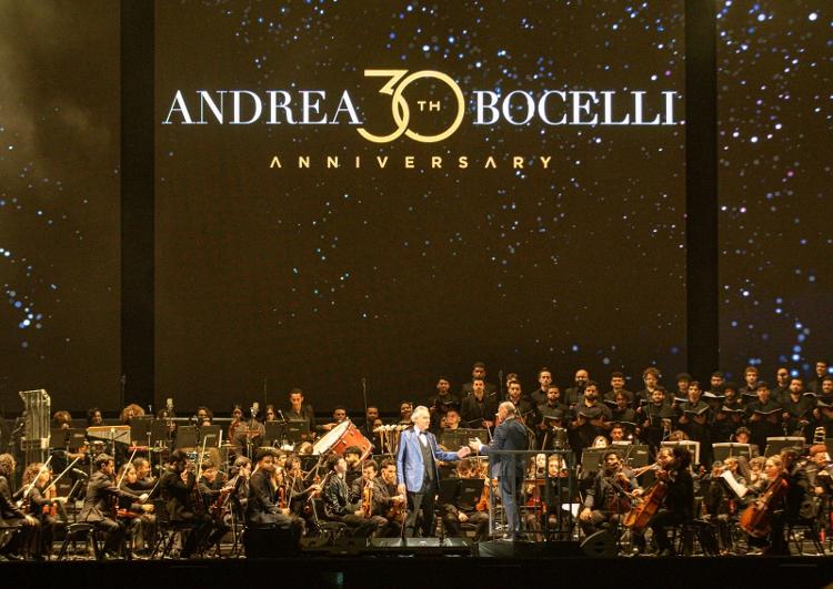 Andrea Bocelli que comemora 30 anos de carreira em São Paulo em apresentação no Allianz Parque