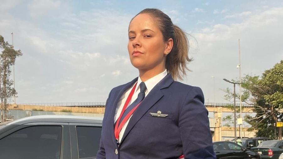 De comissária a copiloto, Camila Nogueira concilia sua vida profissional com a maternidade De comissária a copiloto, Camila Nogueira concilia sua vida profissional com a maternidade