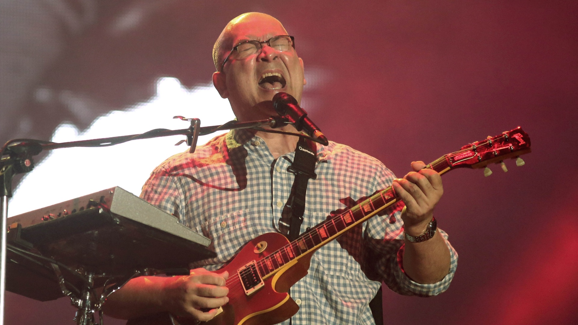 20.set.2015 - Com retrospectiva e clássicos, Os Paralamas do Sucesso abrem o palco Mundo no terceiro dia de shows do Rock in Rio 2015. - Fernando Maia/UOL