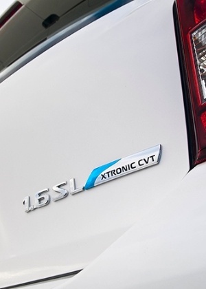 Nissan March 1.6 SL Xtronic CVT logotipo - Divulgação - Divulgação