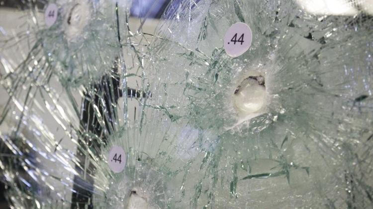 Vidro blindado carro - Itamar Aguiar/Agencia Freelancer - Itamar Aguiar/Agencia Freelancer