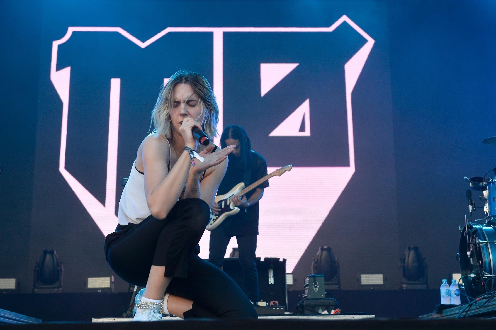 A cantora dinamarquesa MØ fez um show repleto de hits no segundo dia do Lollapalooza, no Autódromo de Interlagos - Levi Bianco/Brazil Photo Press/Folhapress