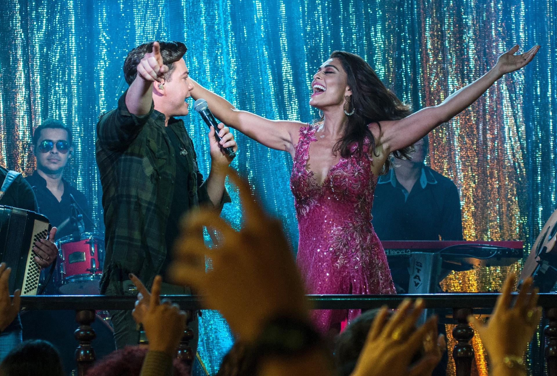 Wesley Safadão e Juliana Paes na gravação de "A Força do Querer", na Estudantina, no Rio - Estevam Avellar/TV Globo