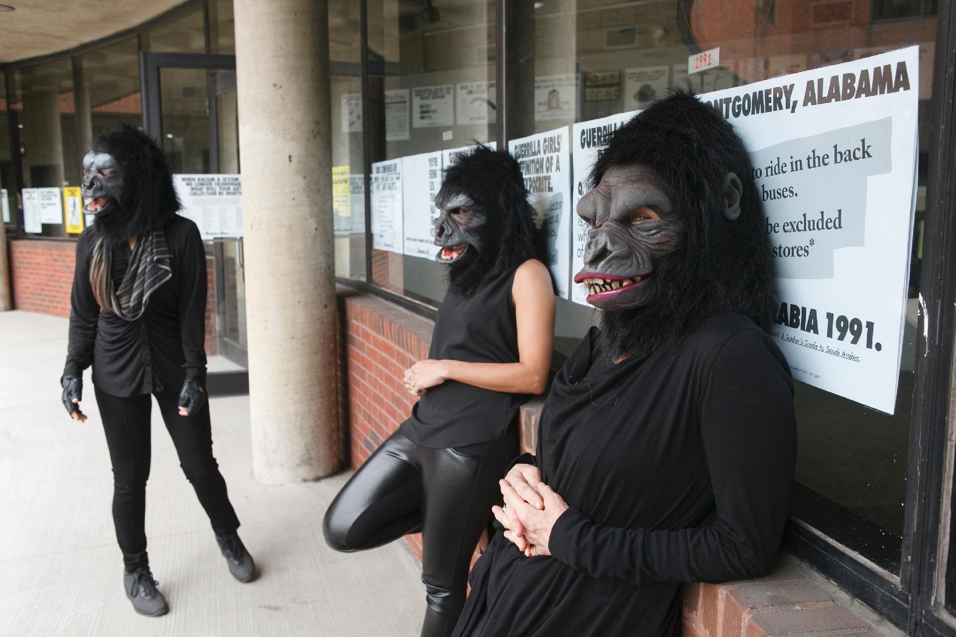 Guerrilla Girls no Abrons Art Center, em Nova York, 2015 - Guerrilla Girls