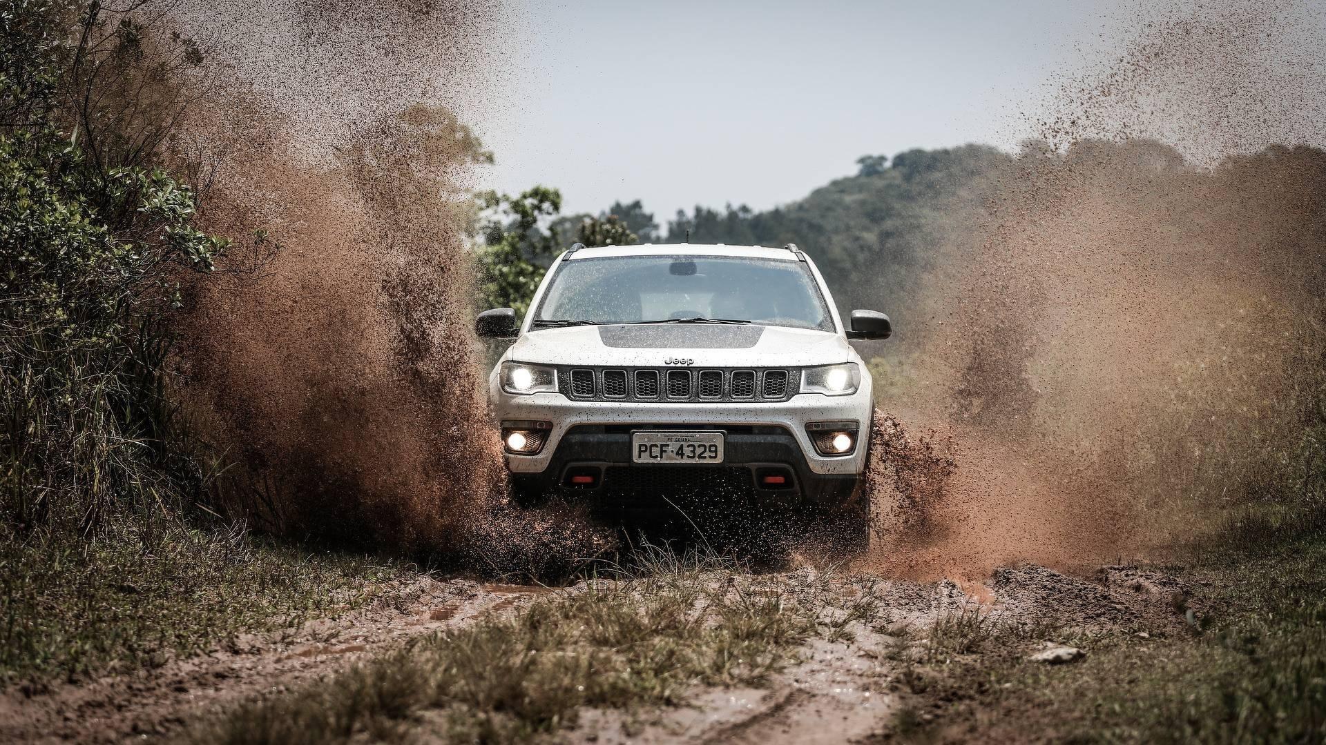 jeep-compass-trailhawk-1523803252208_v2_1920x1080.jpg