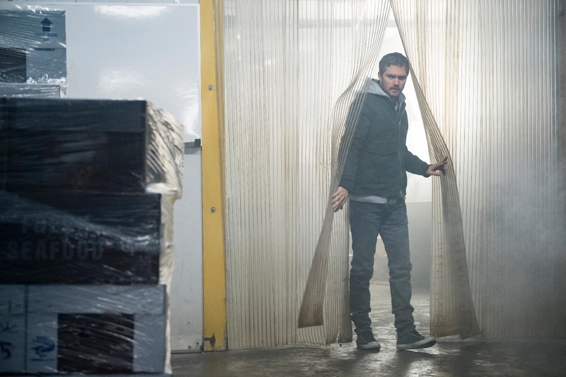 Danny (Finn Jones) em cena da segunda temporada de "Punho de Ferro" - Divulgação/Netflix