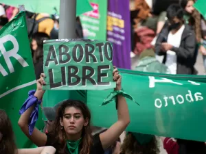 Direitos sexuais e reprodutivos das mulheres estão em perigo no mundo, alerta ONU
