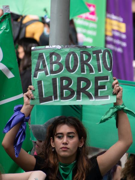 Mulheres fazem manifestação na Colômbia em favor da legalização do aborto - Long Visual Press/Universal Imag