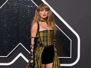 Taylor Swift ultrapassa Rihanna e se torna a cantora mais rica do mundo