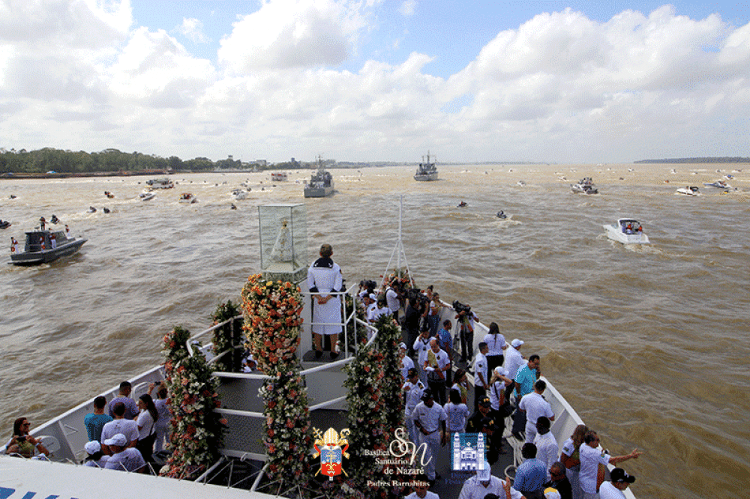A Romaria Fluvial percorre 18,5 quilômetros aproximadamente. A Romaria Fluvial percorre 18,5 quilômetros aproximadamente.